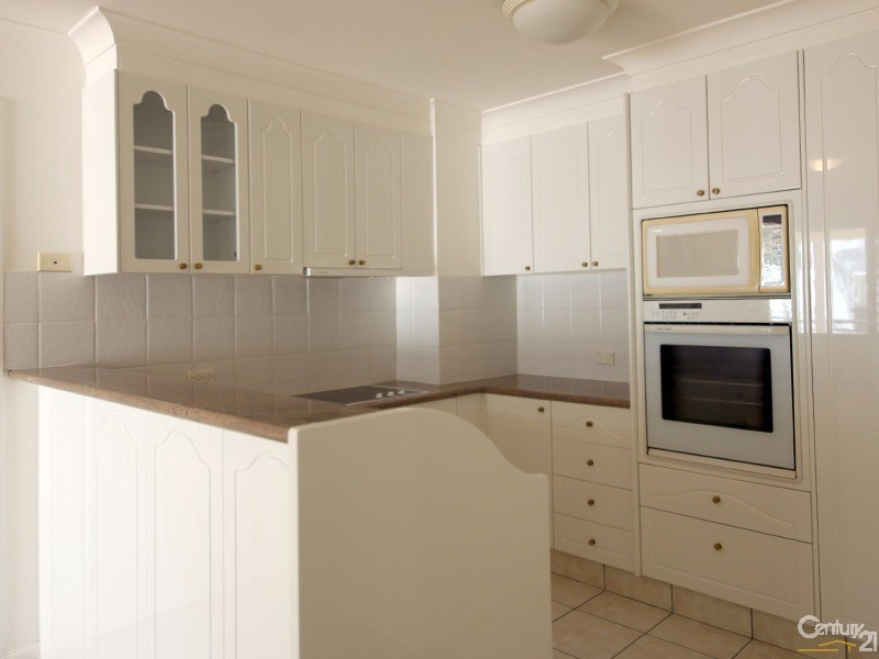 100 Cotlew Street East, Southport QLD 4215