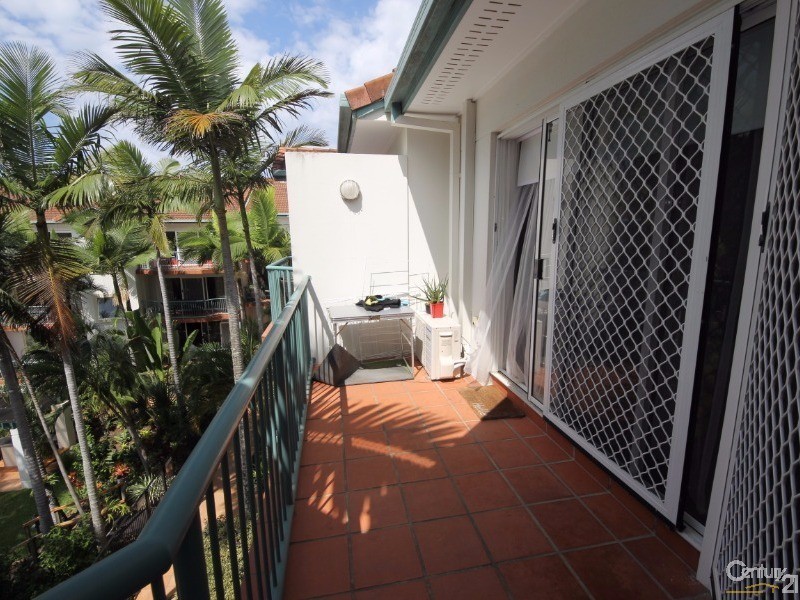 32 Grande Florida, 7 Redondo Avenue, Miami QLD 4220