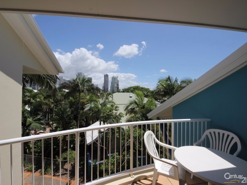 10 Alexandra Avenue, Mermaid Beach QLD 4218