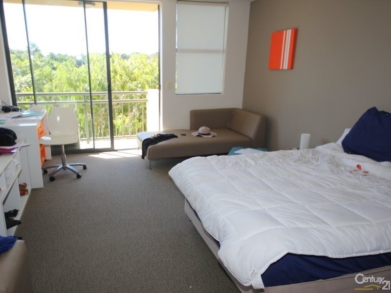 332/25 Lake Orr Drive, Robina QLD 4226