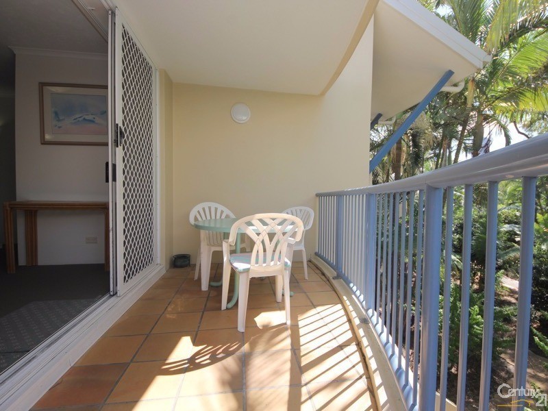 10 Alexandra Avenue, Mermaid Beach QLD 4218