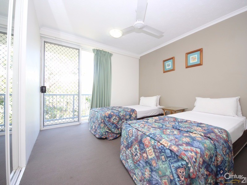 10 Alexandra Avenue, Mermaid Beach QLD 4218