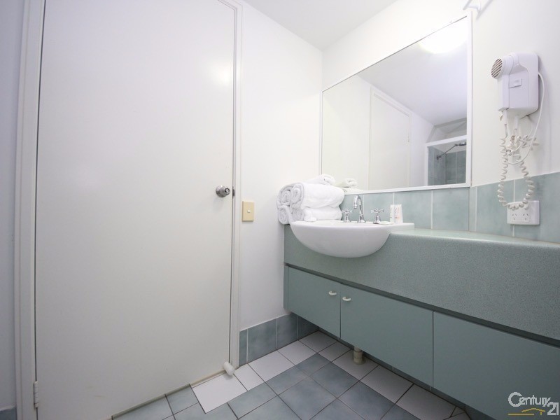 10 Alexandra Avenue, Mermaid Beach QLD 4218