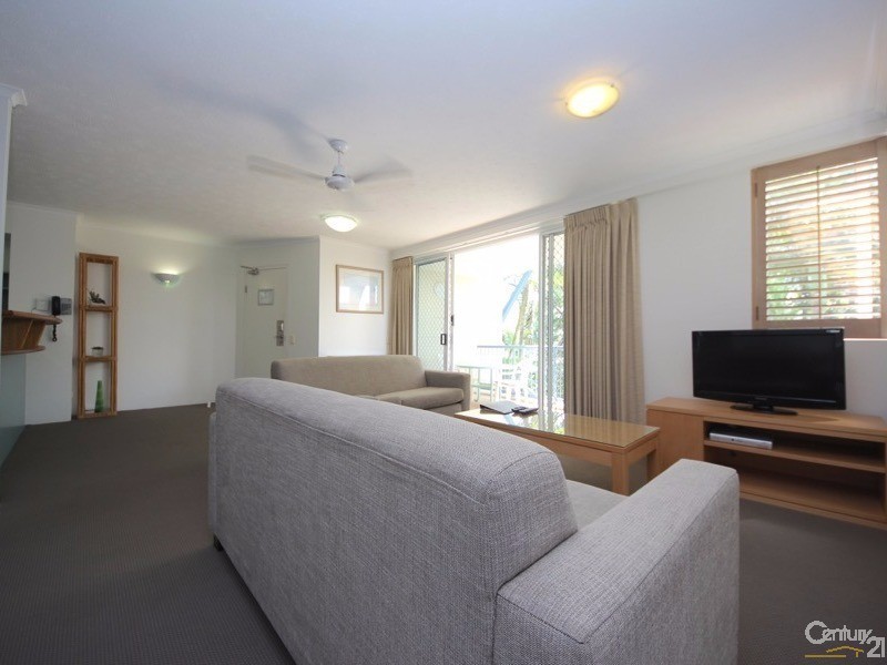 10 Alexandra Avenue, Mermaid Beach QLD 4218