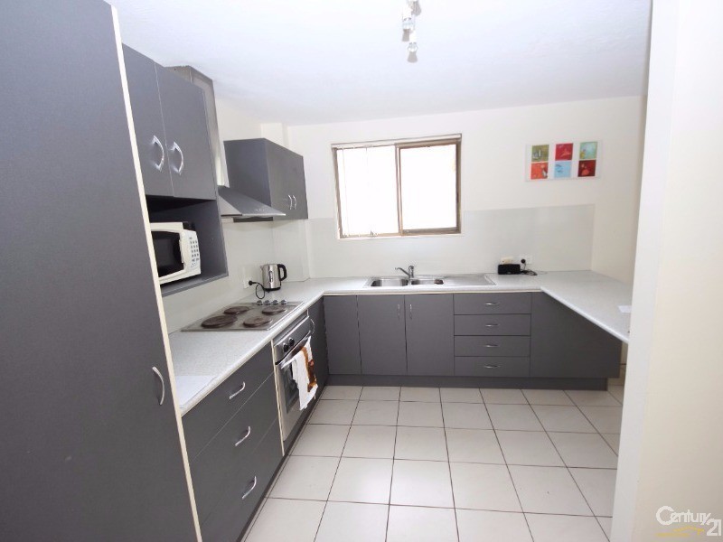 3/16 Rosewood Ave, Broadbeach QLD 4218