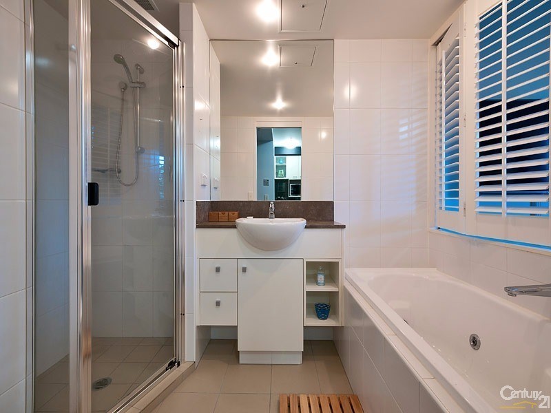 2685 Gold Coast Highway, Broadbeach QLD 4218
