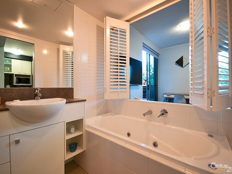 2685 Gold Coast Highway, Broadbeach QLD 4218