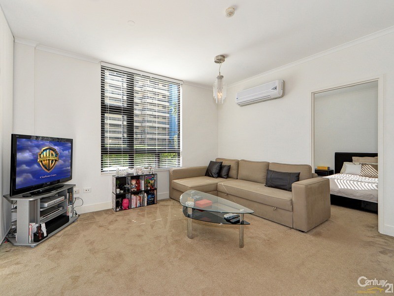 30 Surf Parade, Broadbeach QLD 4218