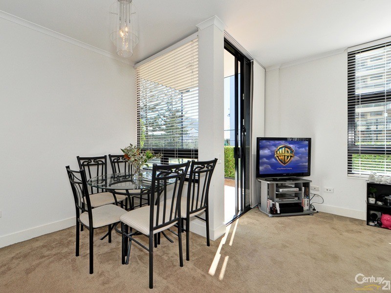 30 Surf Parade, Broadbeach QLD 4218