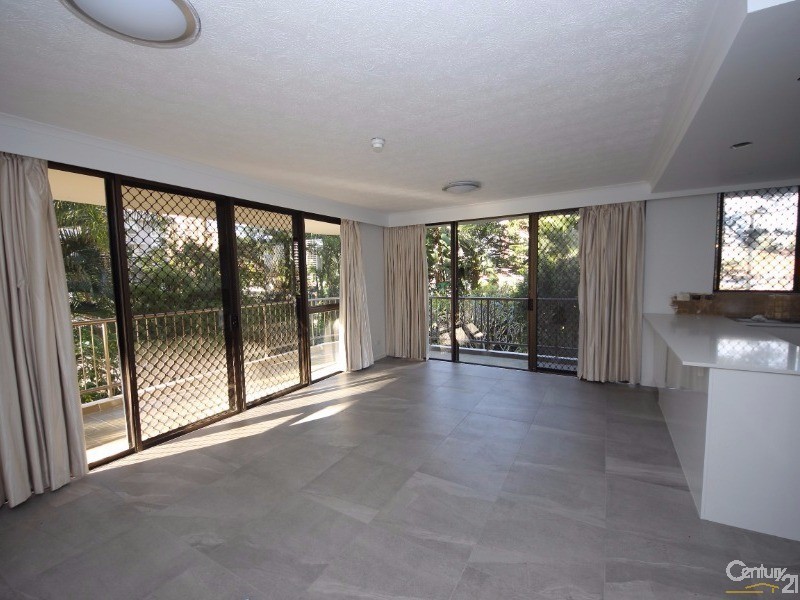 5/22 Armrick Ave, Broadbeach QLD 4218