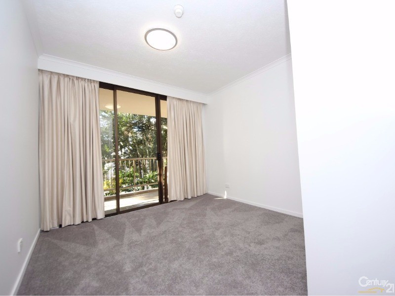 5/22 Armrick Ave, Broadbeach QLD 4218