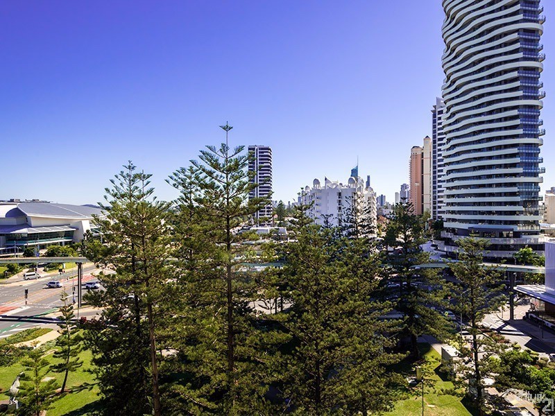 7/2685 Gold Coast Highway, Broadbeach QLD 4218