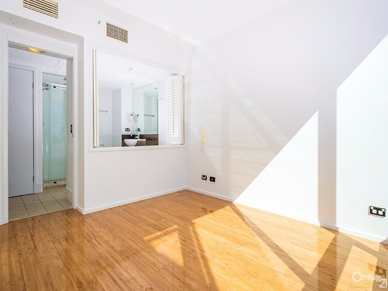 7/2685 Gold Coast Highway, Broadbeach QLD 4218