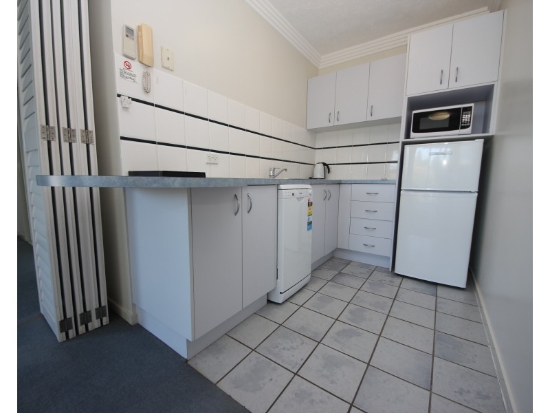 10/13-15 Anne Avenue, Broadbeach QLD 4218