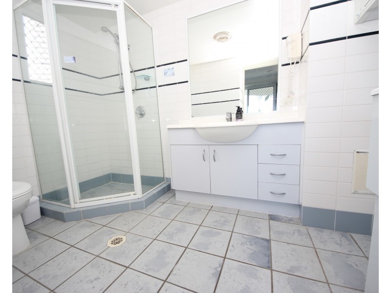 10/13-15 Anne Avenue, Broadbeach QLD 4218