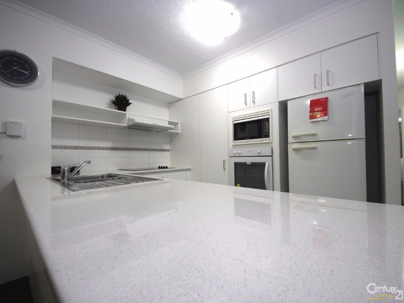 141/10 Alexandra Avenue, Mermaid Beach QLD 4218