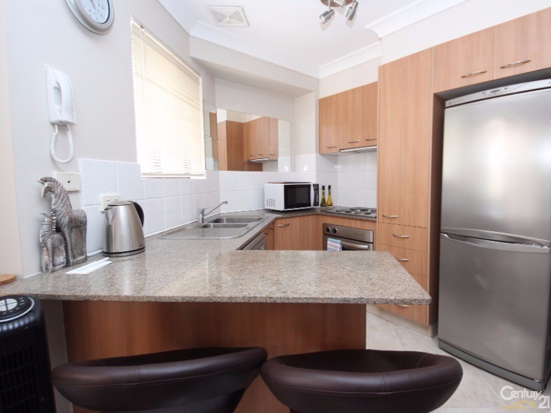 5 Fourth Ave, Burleigh Heads QLD 4220