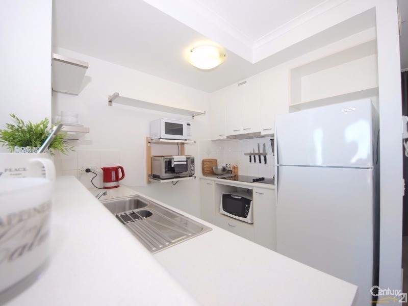 30  Surf Parade, Broadbeach QLD 4218
