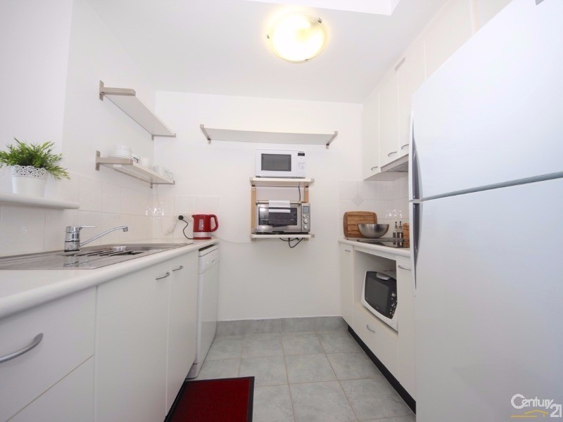 30  Surf Parade, Broadbeach QLD 4218