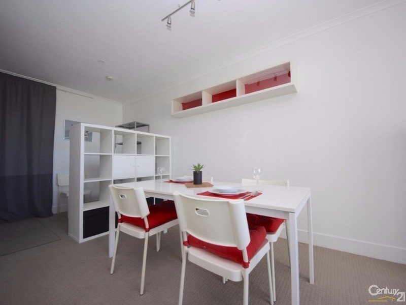 30  Surf Parade, Broadbeach QLD 4218