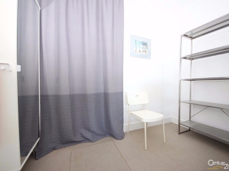 30  Surf Parade, Broadbeach QLD 4218