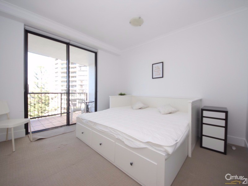 30  Surf Parade, Broadbeach QLD 4218