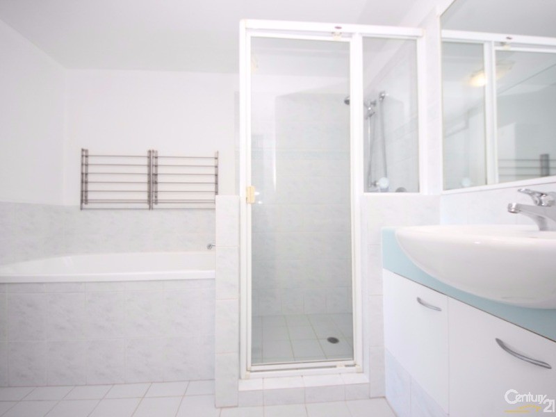 30  Surf Parade, Broadbeach QLD 4218
