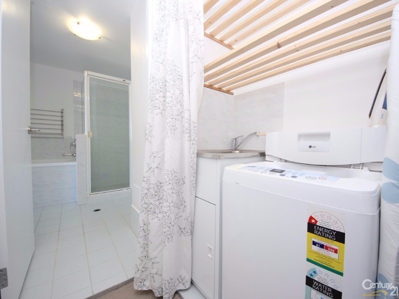 30  Surf Parade, Broadbeach QLD 4218