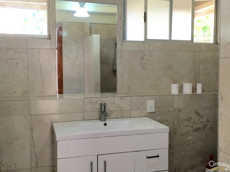 34 Geoffrey Avenue, Southport QLD 4215