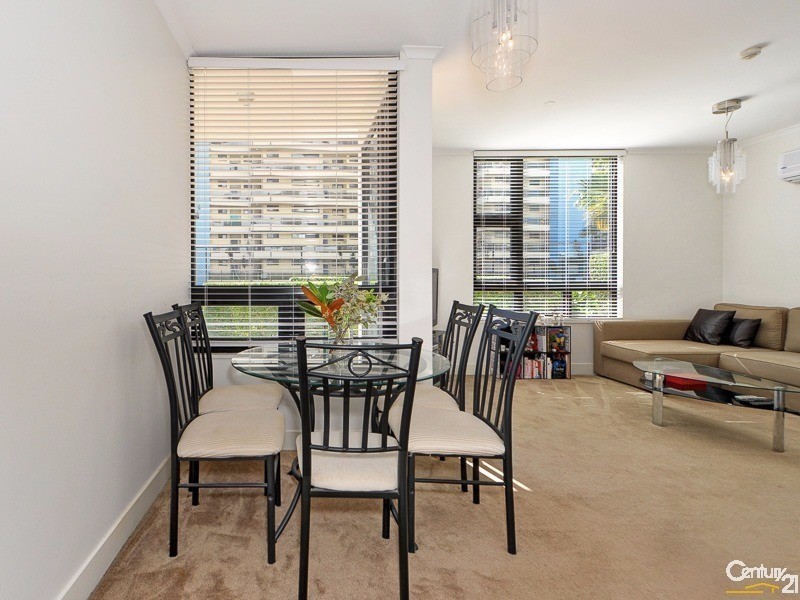 G05/30 Surf Parade, Broadbeach QLD 4218