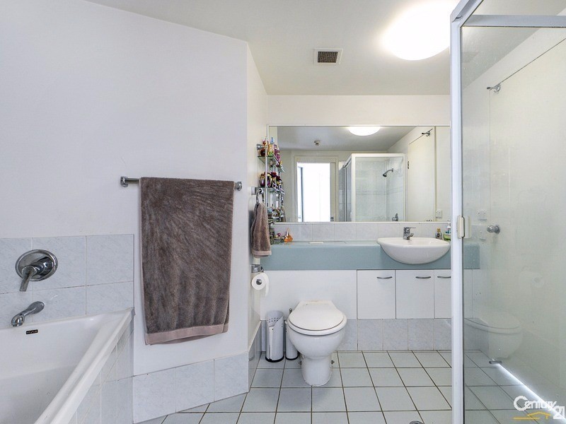 G05/30 Surf Parade, Broadbeach QLD 4218