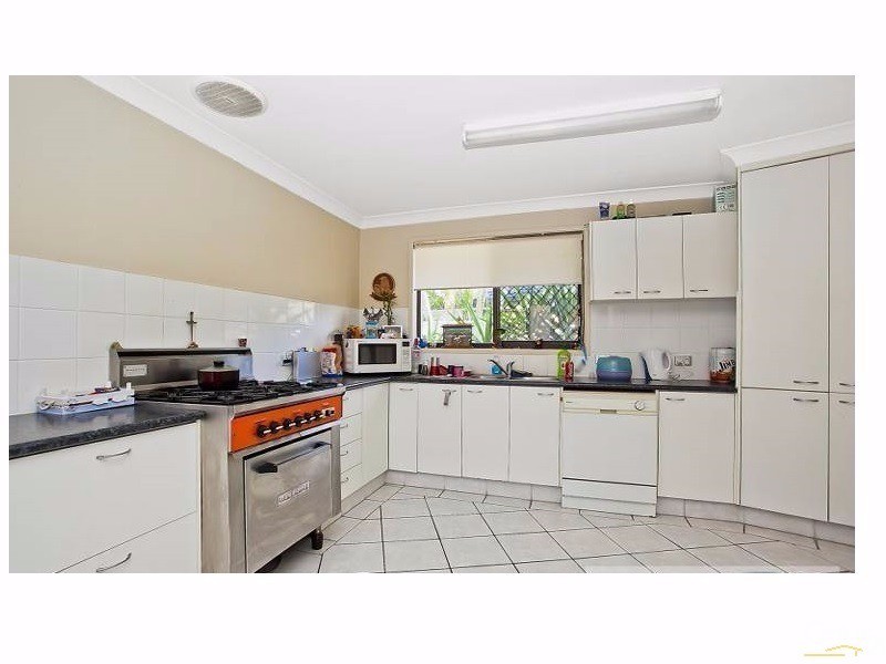 95 Cypress Drive, Broadbeach Waters QLD 4218