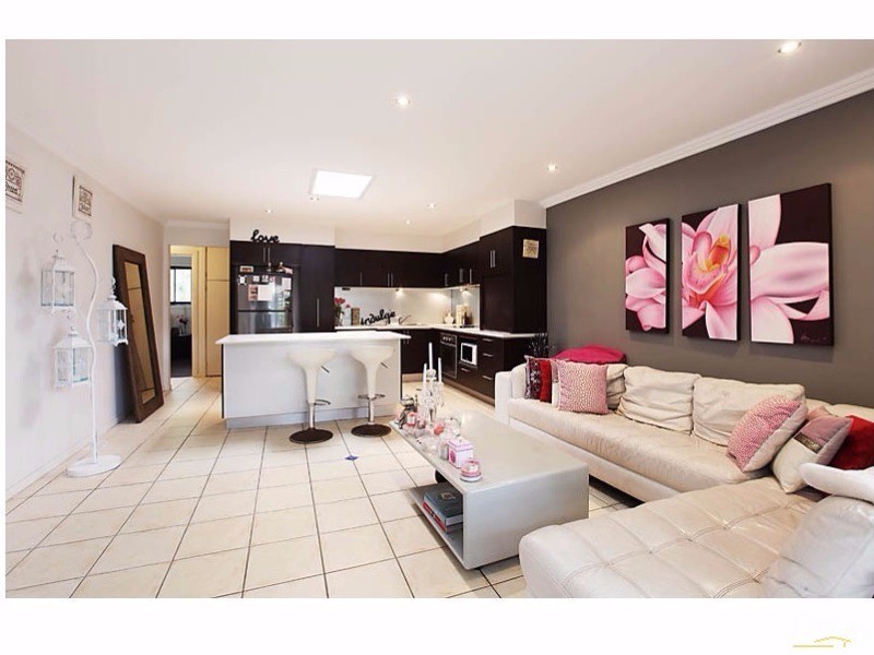 20b Raymond Avenue, Bundall QLD 4217