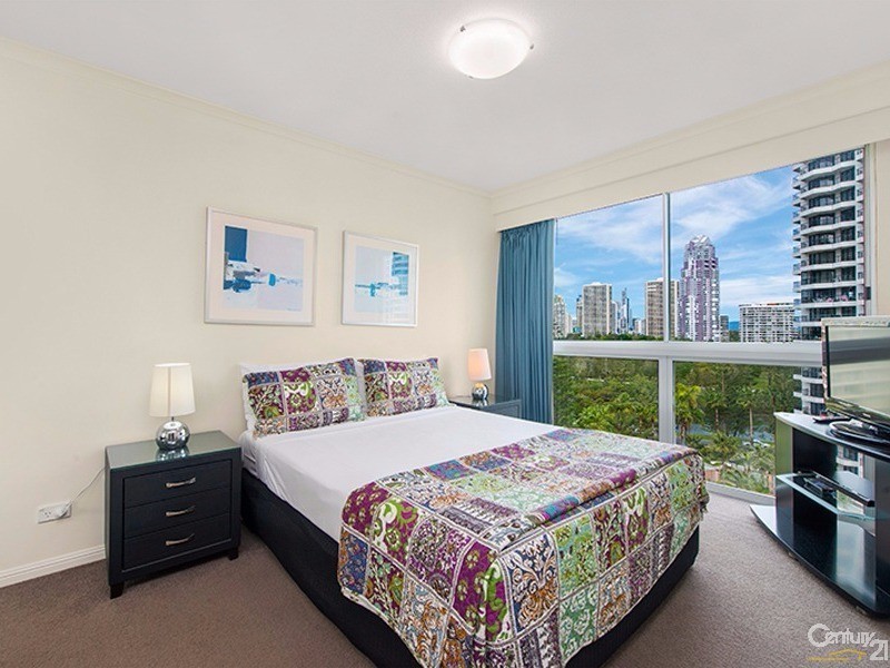 15 Breaker Street, Main Beach QLD 4217