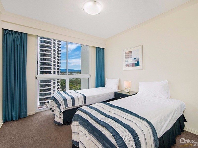 15 Breaker Street, Main Beach QLD 4217