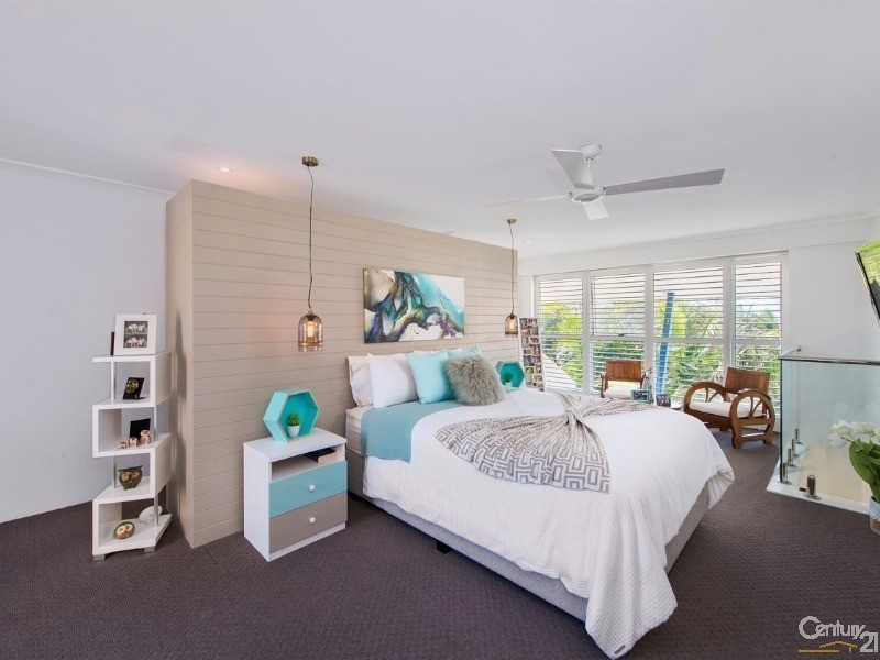 165/10 Alexandra Avenue, Broadbeach QLD 4218