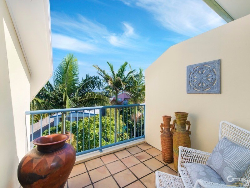 165/10 Alexandra Avenue, Broadbeach QLD 4218