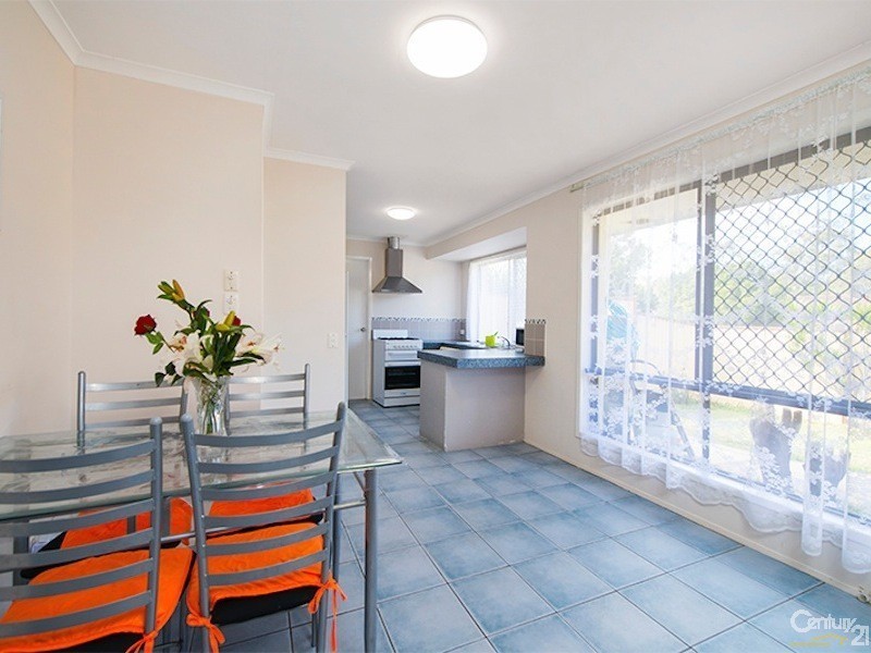 2/53 botanical drive, Labrador QLD 4215