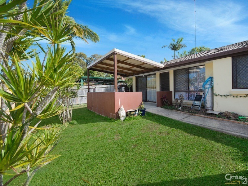 2/53 botanical drive, Labrador QLD 4215