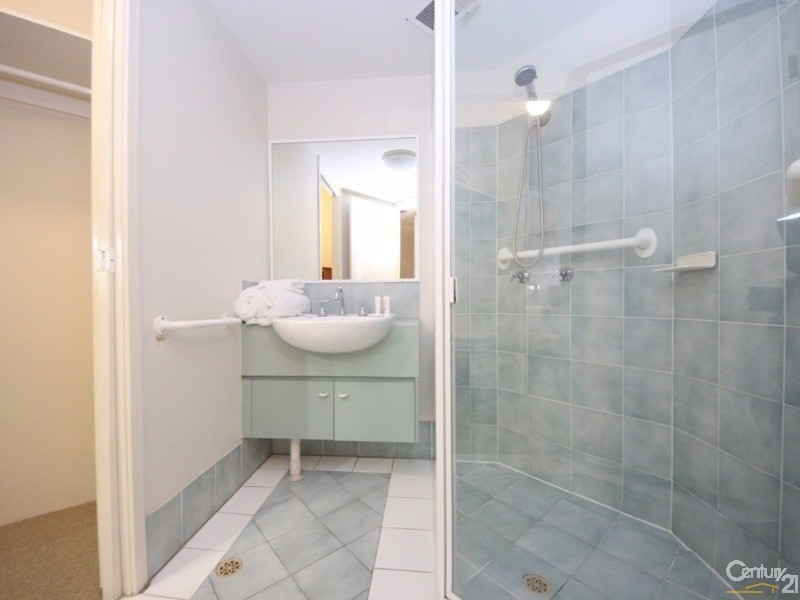 10 Alexandra Avenue, Mermaid Beach QLD 4218
