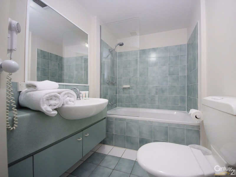 10 Alexandra Avenue, Mermaid Beach QLD 4218