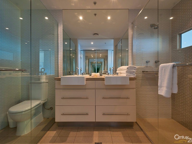 2404/89 Surf Parade, Broadbeach QLD 4218
