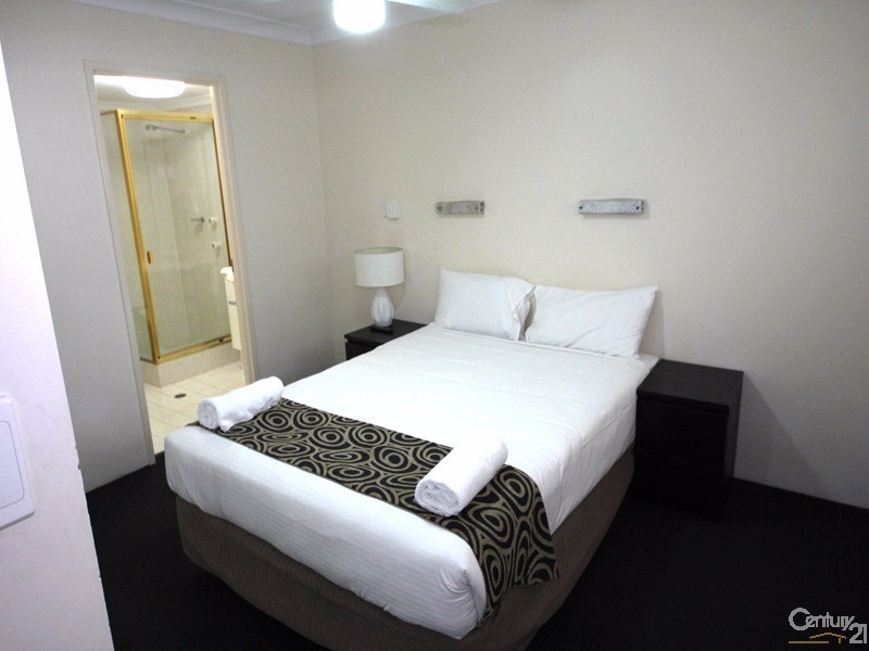 510 Marine Parade, Biggera Waters QLD 4216