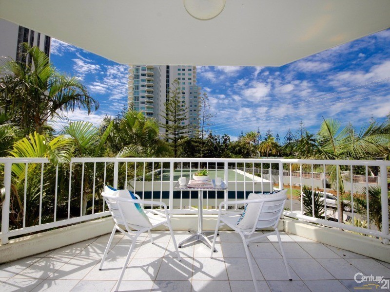 13 Anne Avenue, Broadbeach QLD 4218