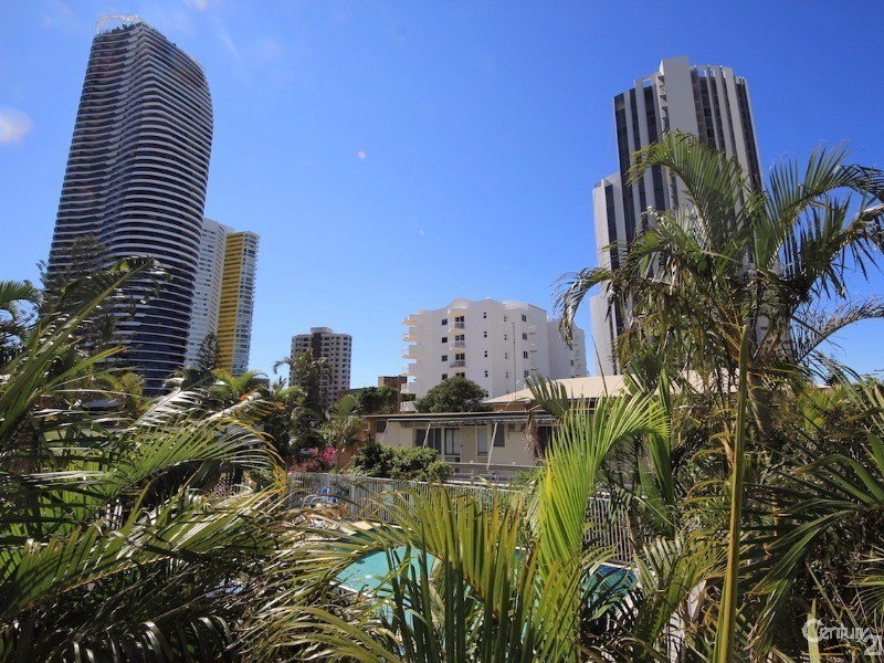 13 Anne Avenue, Broadbeach QLD 4218