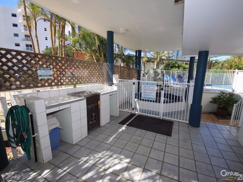 13 Anne Avenue, Broadbeach QLD 4218