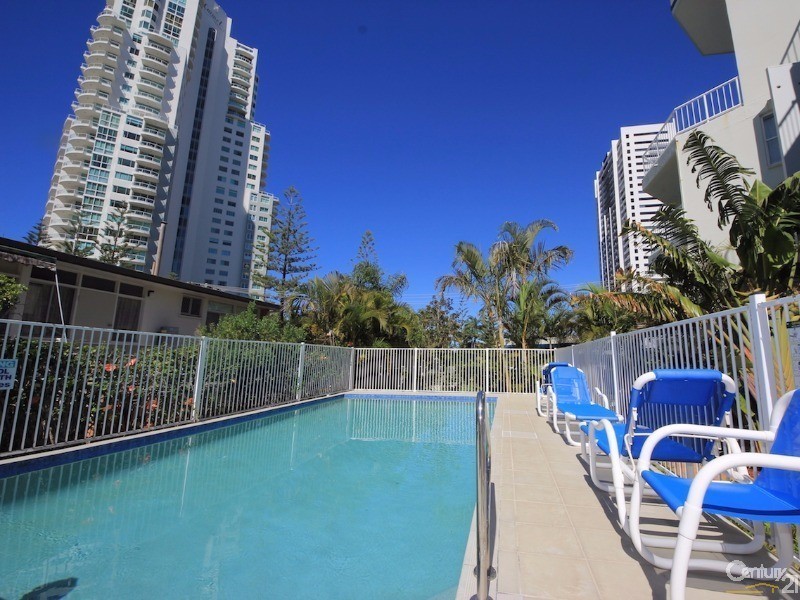 13 Anne Avenue, Broadbeach QLD 4218