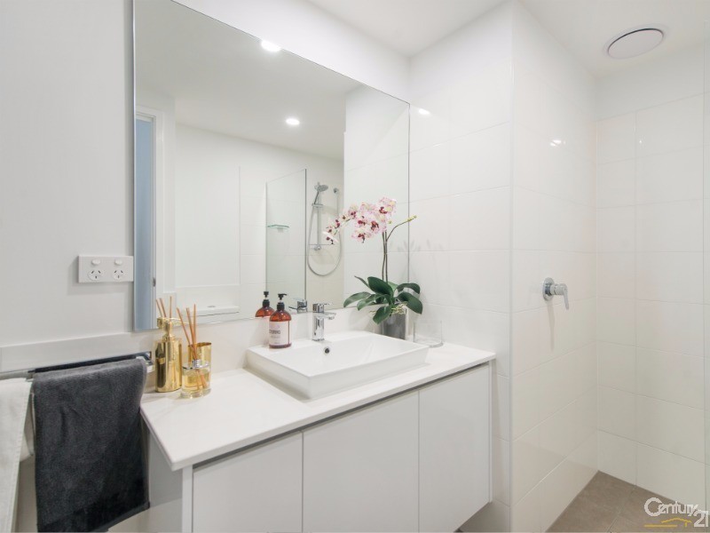 3108/ 21-24 Waterford Court, Bundall QLD 4217
