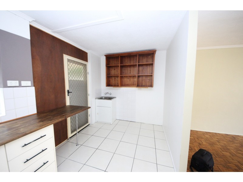 4/30 Leonard Avenue, Surfers Paradise QLD 4217