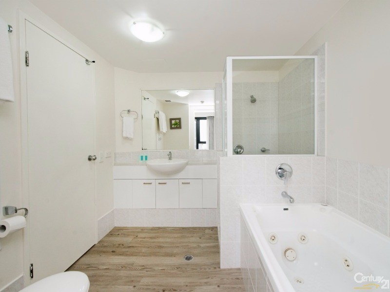 30 Surf Parade, Broadbeach QLD 4218